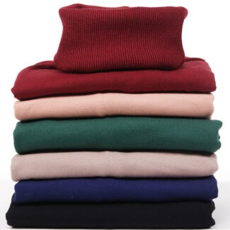 SWEATER POLERA CUELLO ALTO LISO